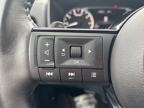 Used 2021 Nissan Rogue SV w/ Premium Package image 28