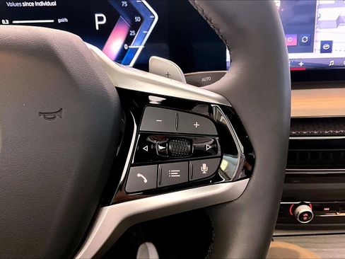 Used 2025 BMW 330i Sedan image 25