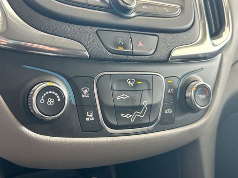 Used 2022 Chevrolet Equinox LS w/ LS Convenience Package image 26