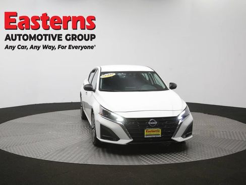 Used 2025 Nissan Altima 2.5 SV FWD image 50