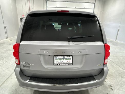 Certified 2018 Dodge Grand Caravan SE w/ UConnect Hands-Free Group image 7