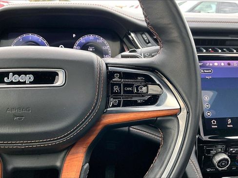 Used 2023 Jeep Grand Cherokee L Summit image 10