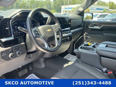 Used 2023 Chevrolet Silverado 1500 LT AWD/4WD image 20