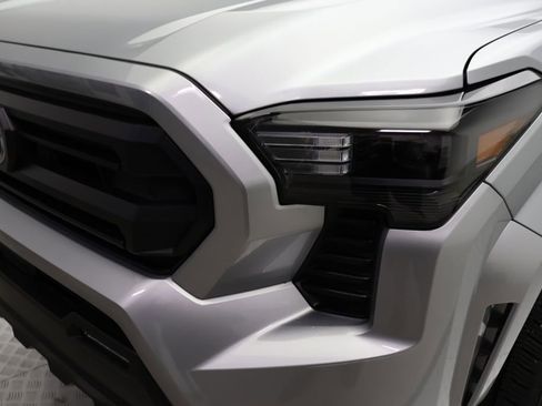 Used 2024 Toyota Tacoma SR5 image 3