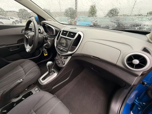 Used 2018 Chevrolet Sonic LT FWD image 20