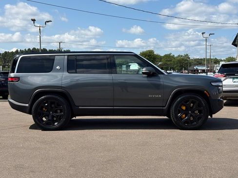 Used 2024 Rivian R1S Adventure AWD/4WD image 9