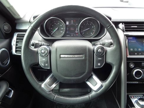 Used 2017 Land Rover Discovery First Edition image 37