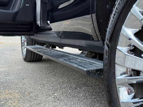 Used 2021 Chevrolet Tahoe High Country w/ Premium Package AWD/4WD image 35