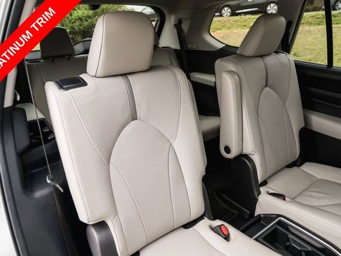 Certified 2024 Toyota Grand Highlander AWD image 30