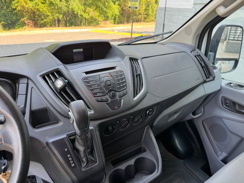 Used 2019 Ford Transit 250 148 High Roof RWD image 28