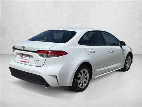 Used 2024 Toyota Corolla LE FWD image 5