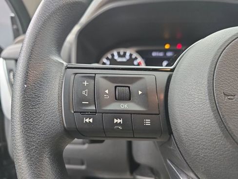 Used 2023 Nissan Rogue SV image 36