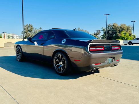 Used 2016 Dodge Challenger SRT w/ Technology Group image 14