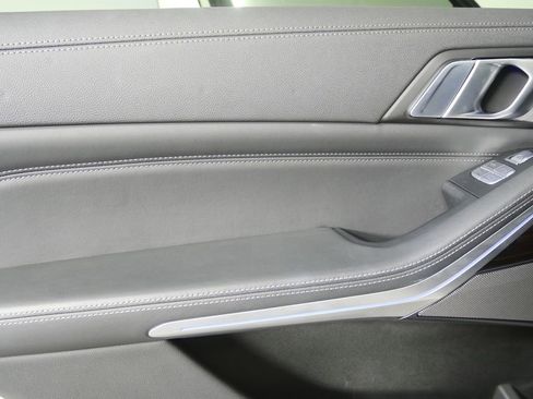 Used 2021 BMW X7 xDrive40i w/ Executive Package image 14