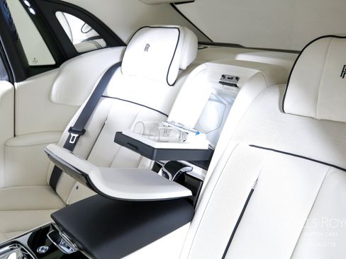 Certified 2024 Rolls-Royce Phantom Sedan RWD image 22