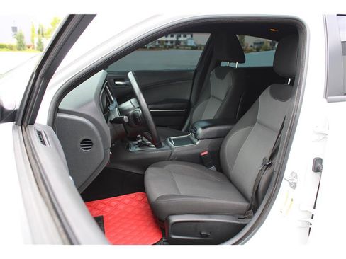 Used 2018 Dodge Charger SXT RWD image 8