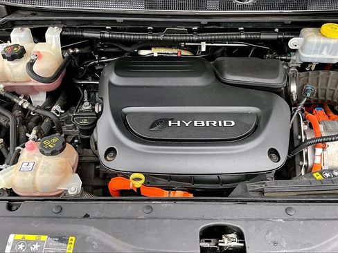 Used 2018 Chrysler Pacifica Limited w/ Advanced Safetytec Group FWD image 9