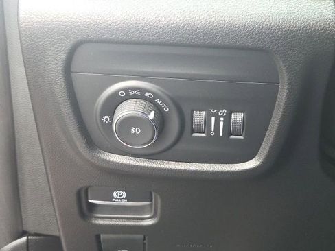 Used 2023 Jeep Grand Cherokee L Limited w/ Luxury Tech Group II image 30