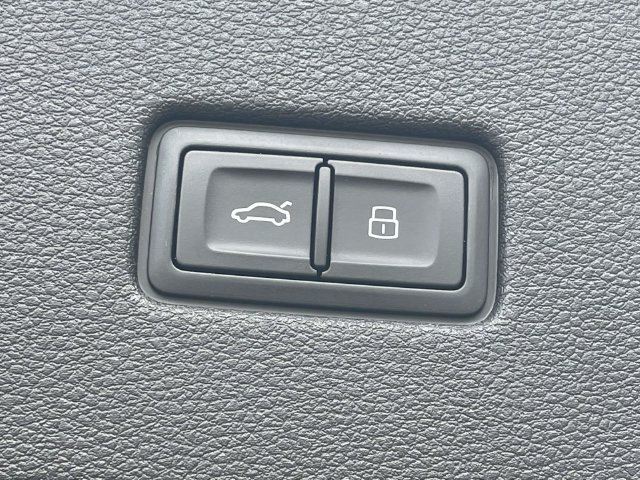 Certified 2022 Audi SQ8 Prestige AWD/4WD image 11