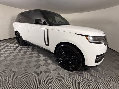 Used 2025 Land Rover Range Rover SE AWD/4WD image 9