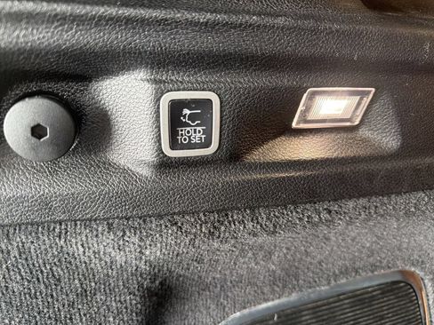 Used 2021 Jeep Grand Cherokee L Summit w/ Luxury Tech Group V AWD/4WD image 15