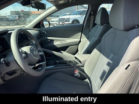 Used 2026 Hyundai Elantra SE FWD image 14