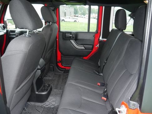 Used 2018 Jeep Wrangler Unlimited Sport S AWD/4WD image 18