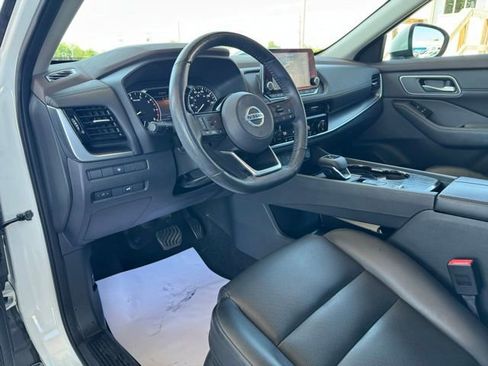 Used 2021 Nissan Rogue SV w/ Premium Package FWD image 17