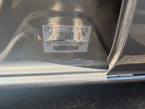 Used 2016 Nissan Versa SV FWD image 15