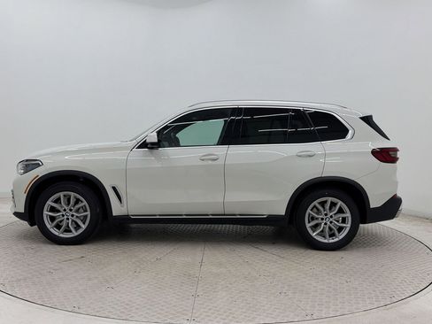 Certified 2023 BMW X5 xDrive40i w/ Executive Package AWD/4WD image 2