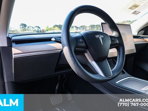 Used 2024 Tesla Model Y Long Range image 27