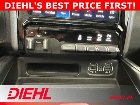 Used 2024 RAM 1500 Big Horn AWD/4WD image 30