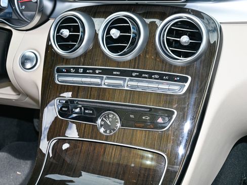 Used 2017 Mercedes-Benz C 300 4MATIC Sedan image 22