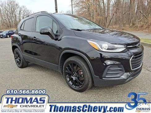Used 2022 Chevrolet Trax LT w/ Midnight Edition image 1