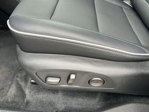 Certified 2025 Buick Enclave Preferred image 17