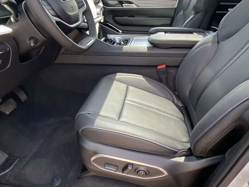 New 2026 Jeep Grand Wagoneer Limited w/ Premium Group II AWD/4WD image 13