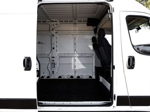 Used 2021 RAM ProMaster 2500 w/ Convenience Group image 33