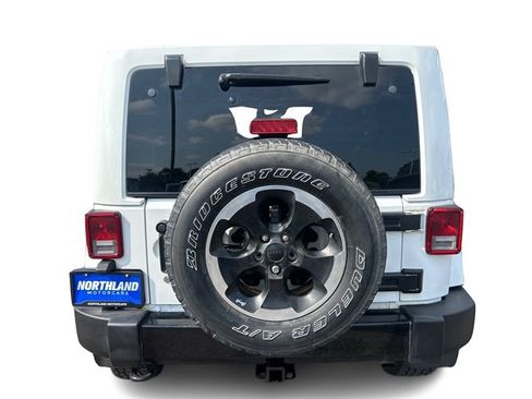 Used 2014 Jeep Wrangler Unlimited Sahara w/ Dual Top Group AWD/4WD image 14