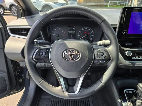 Used 2025 Toyota Corolla SE AWD/4WD image 18