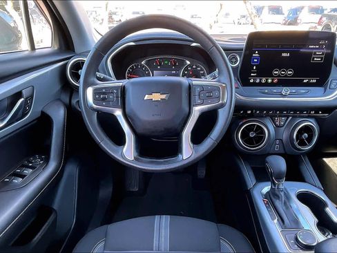 Used 2025 Chevrolet Blazer LT image 6
