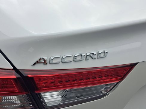 Used 2021 Honda Accord Touring image 24