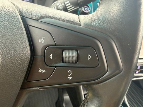 Used 2023 Chevrolet Bolt LT w/ Infotainment Package FWD image 15