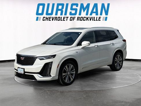 Used 2022 Cadillac XT6 Premium Luxury w/ Technology Package AWD/4WD image 2