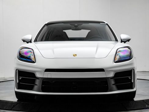 Used 2025 Porsche Panamera w/ Premium Package image 26