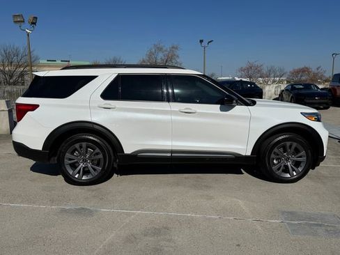 Used 2023 Ford Explorer XLT w/ Equipment Group 202A image 7
