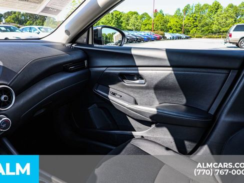 Used 2024 Nissan Sentra SV FWD image 43