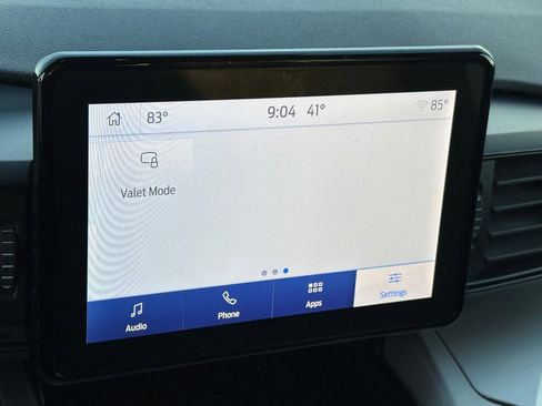 Used 2023 Ford Explorer XLT image 28