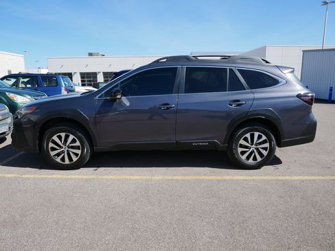 Used 2024 Subaru Outback Premium image 3