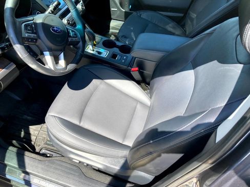 Used 2017 Subaru Outback 2.5i Limited AWD/4WD image 8
