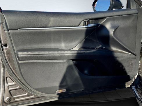 Used 2022 Toyota Camry XSE image 23